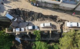 Hatay’da sağanak nedeniyle ev ve yol çöktü, 3 kişi hayatını kaybetti
