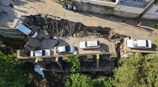 Hatay’da sağanak nedeniyle ev ve yol çöktü, 3 kişi hayatını kaybetti