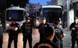 Buca’da belediye memurunun 13 yarış atına sahip olduğu ortaya çıktı