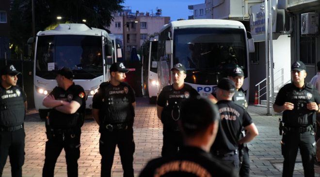 Buca’da belediye memurunun 13 yarış atına sahip olduğu ortaya çıktı
