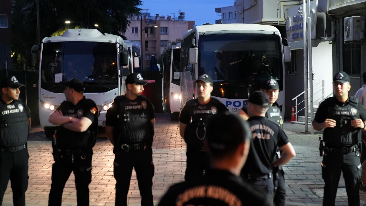 Buca’da belediye memurunun 13 yarış atına sahip olduğu ortaya çıktı