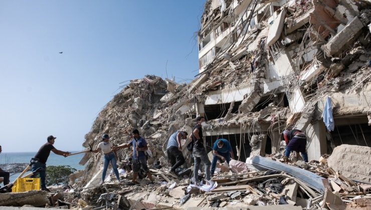 İki büyük depremin meydana geldiği Venezuela’da halk yakınlarına ulaşmaya çalışıyor