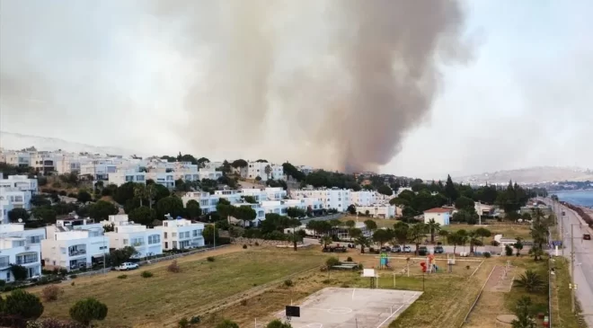 Bursa’daki orman yangını kontrol altına alındı, İzmir’deki yangına müdahale sürüyor