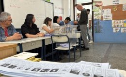 Yerel yönetimler için 6 beldede vatandaşlar sandık başında