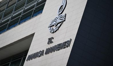AYM, boşandığı eşiyle yaşayan eş ile çocuklarının aylıklarının kesilmesini uygun buldu