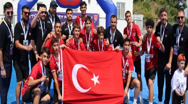 U16 Erkek Hokey Milli Takımımız Avrupa Şampiyonu oldu