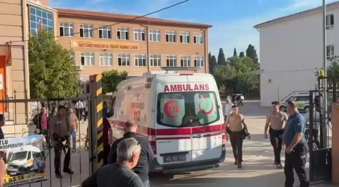 Bakanlar Çiftçi ve Tekin, Manisa’da saldırıda yaralanan öğrencileri ziyaret etti