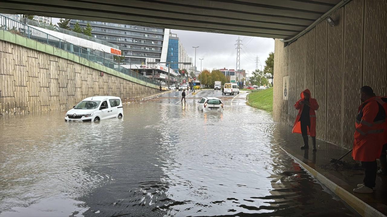 İstanbul’un da aralarında bulunduğu 5 ilde yarın için turuncu kodlu meteorolojik uyarı